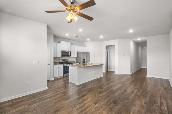 Foto del edificio - Trolley Run Townhome!