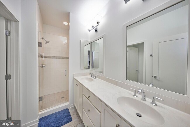 Foto del edificio - 256 Bluemont Branch Terrace SE