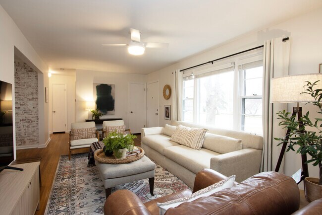 Building Photo - 8343 Santa Fe Dr
