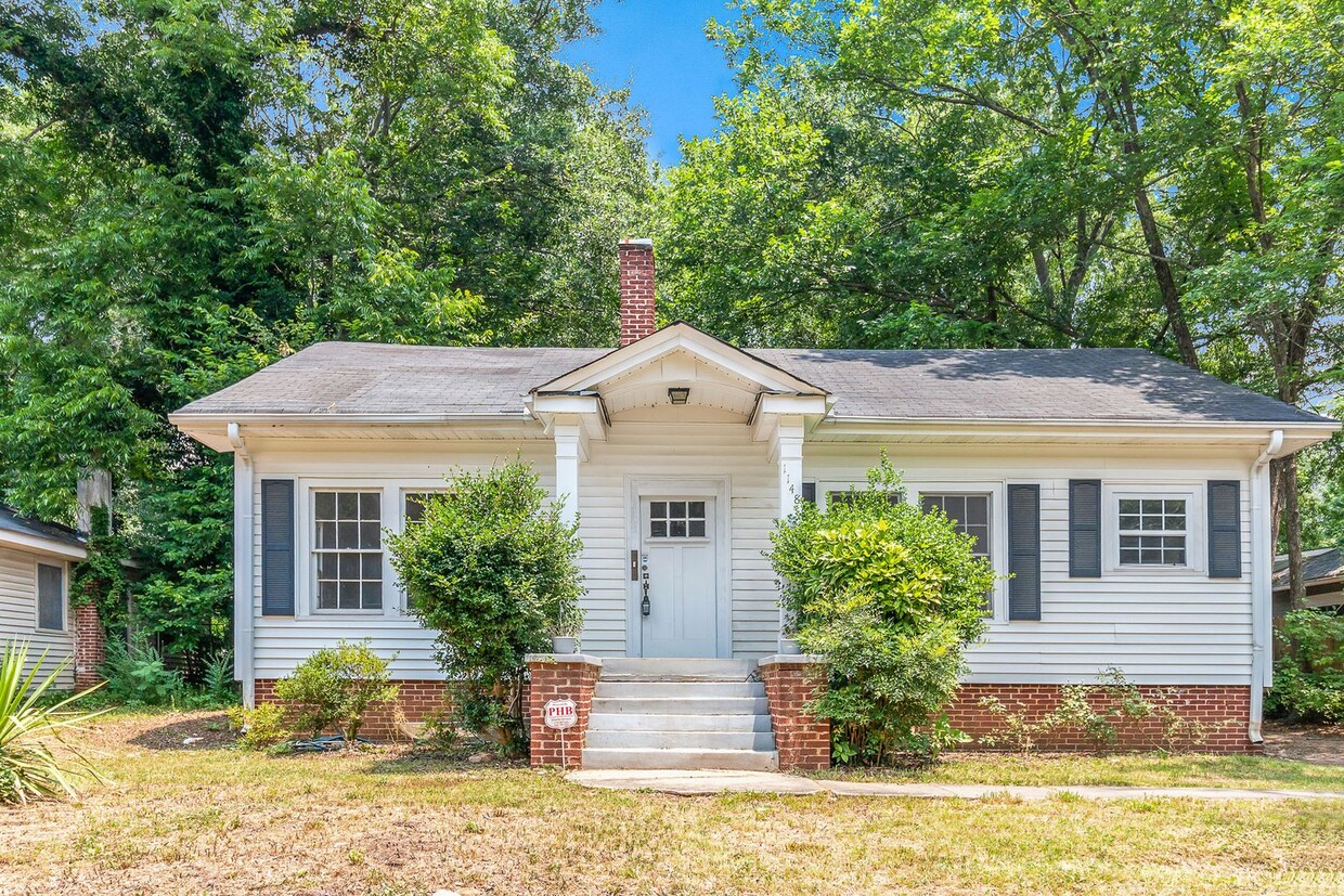 Primary Photo - 3 Bedroom 2 Bath Westside Beltline Home