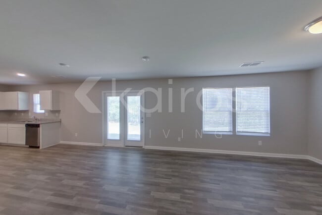 Building Photo - 214 York Ln