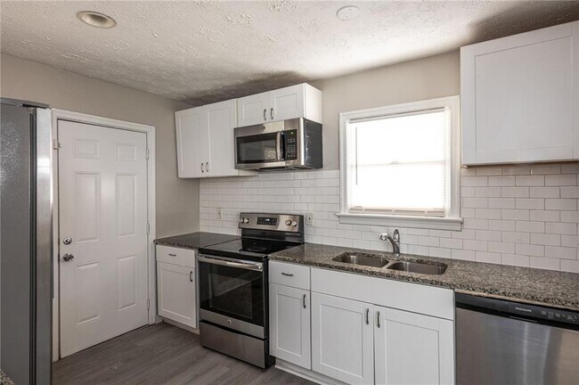 Foto del edificio - 2153 Burroughs Ave SE