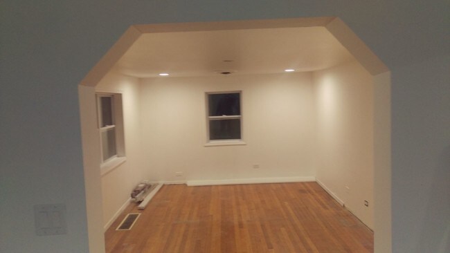 Building Photo - 1366 State St