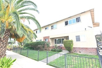 Building Photo - 1688 De Rose Way