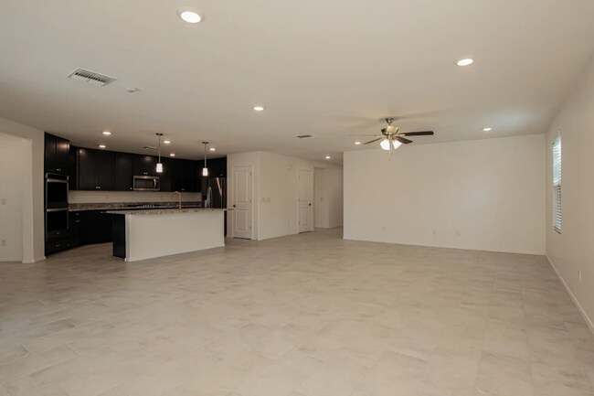 Foto del edificio - 2433 W Jessica Ln