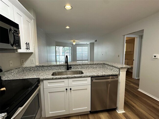 Foto del edificio - 4115 Chatham Oak Ct