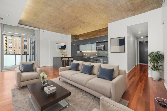 Foto del edificio - 550 N St Clair St