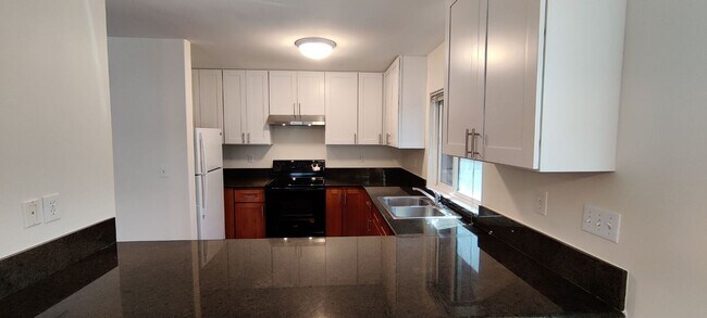 Foto del edificio - 3471 Harding Ave