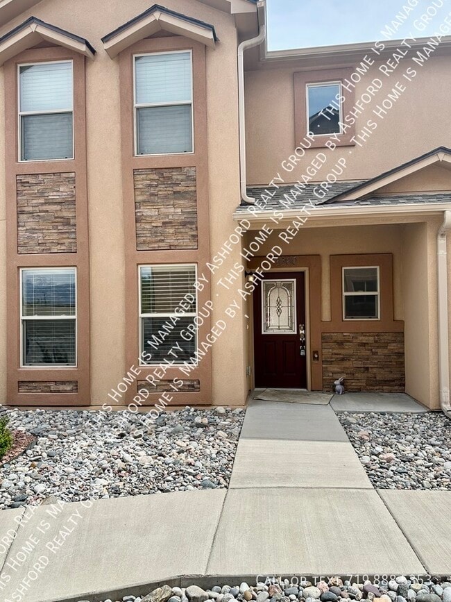 Building Photo - 9360 Piedmont Point