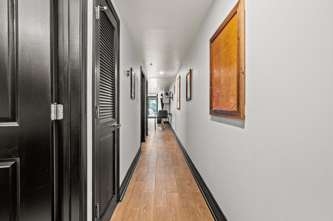 Foto del edificio - Comfort in Motion: Adams Morgan Apartment