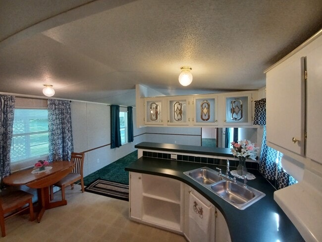 Building Photo - 9938 FL-33