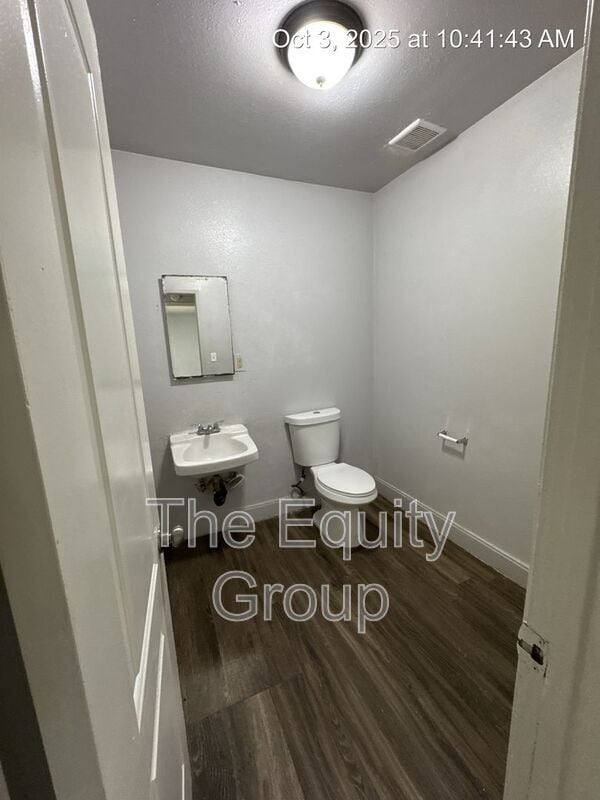 Building Photo - 570 S Richmond Ave