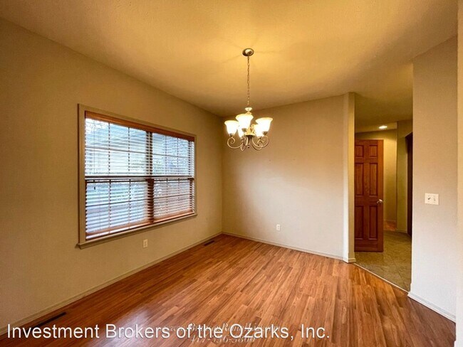 Building Photo - 4 br, 3 bath House - 626 Crossing Drive