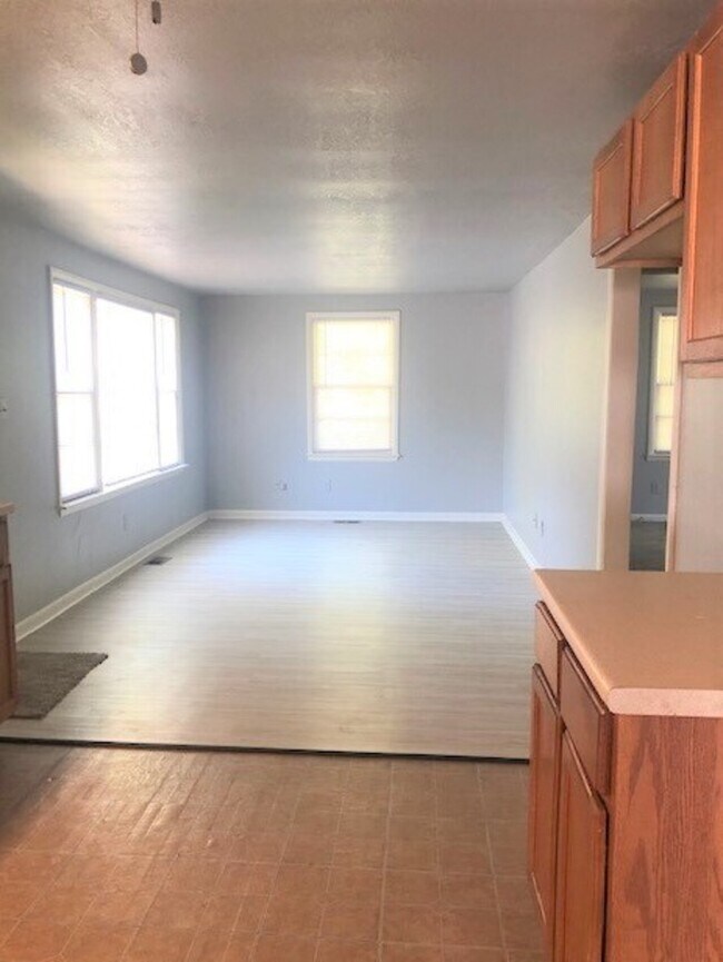 8719 S Vandalia Ave, Tulsa, OK 74137 House Rental in Tulsa, OK