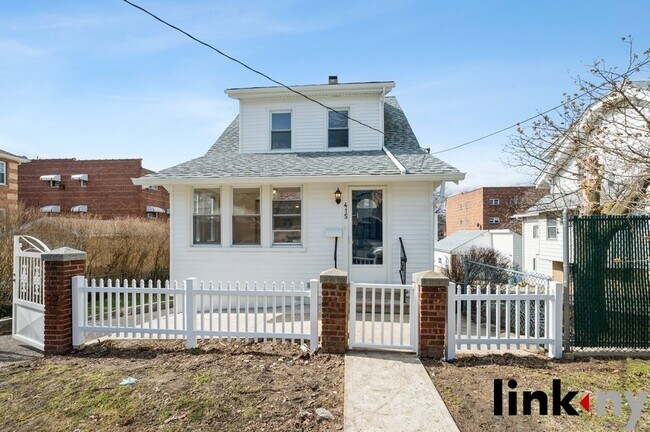 Building Photo - 415 Quincy Ave