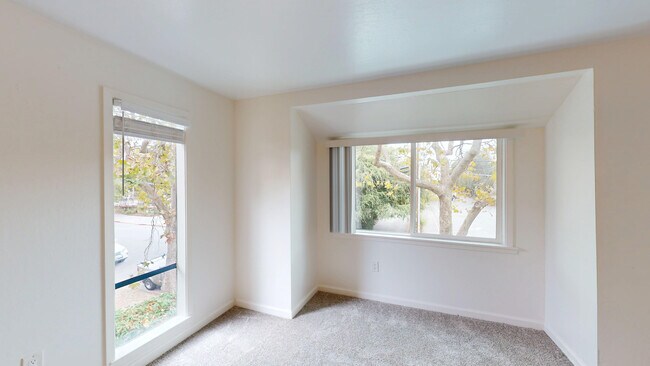 Building Photo - 515 B St