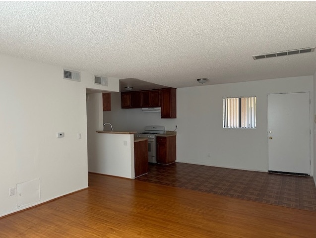 Building Photo - 710 Crenshaw Blvd