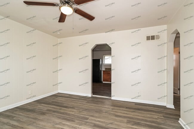 Building Photo - 9528 Ridge Ave