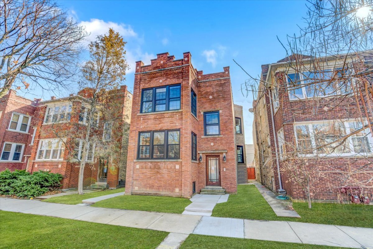 3315 W Cullom Ave Unit 2, Chicago, IL 60618 Condo for Rent in Chicago