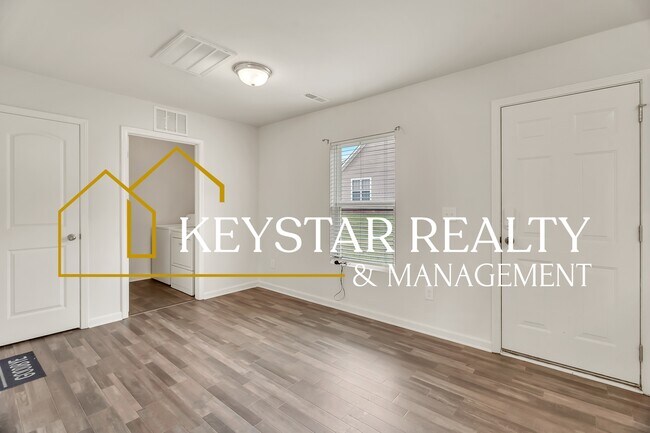 Building Photo - 2205 Sawgrass Rd