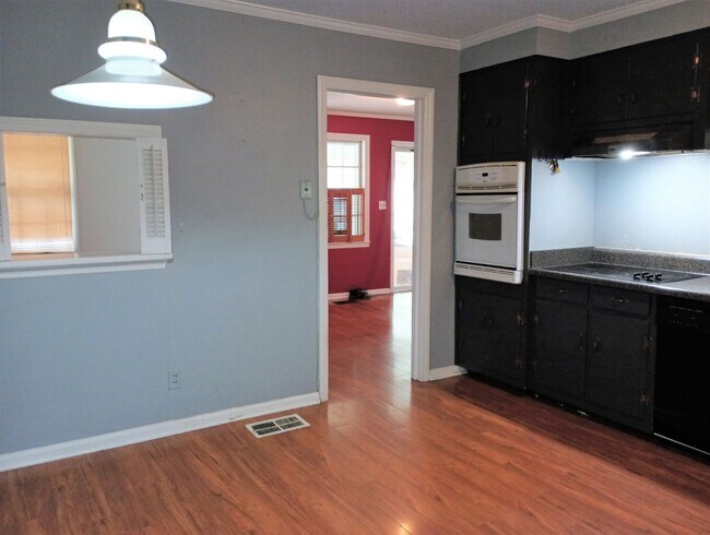 Building Photo - 4/2 TWO STORY in southeast Decatur!!!