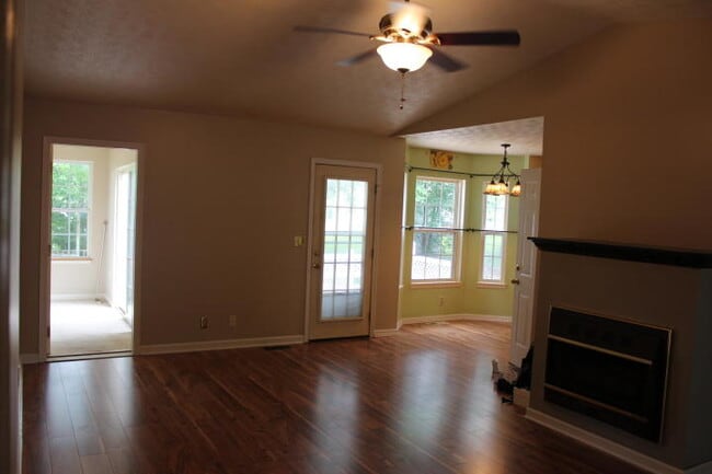 Foto del edificio - 54 Marymont Dr