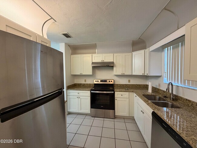 Foto del edificio - 1105 Deer Springs Rd