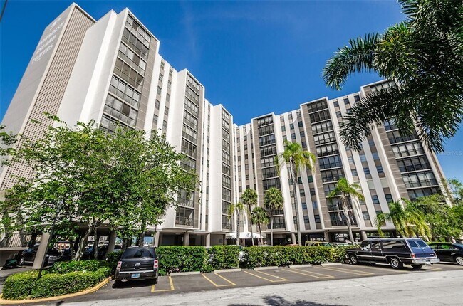 Foto del edificio - 10355 Paradise Blvd