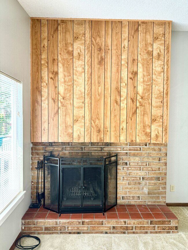 Foto del edificio - Spacious 2 Bedroom in Idyllic Location