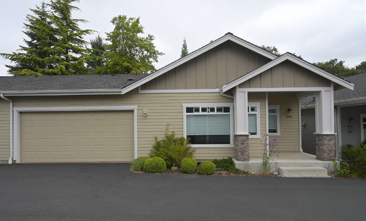 Foto principal - 2 bed 2 bath 2 car garage, in Sequim