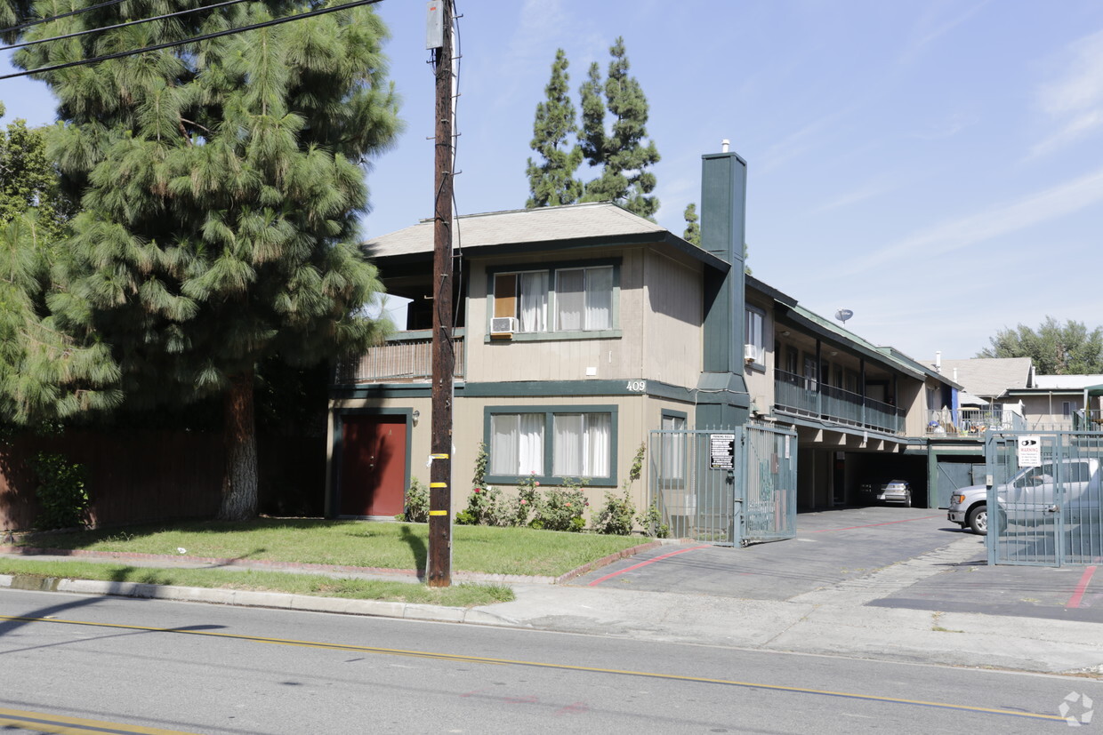 Building Photo - 409 E Washington Ave