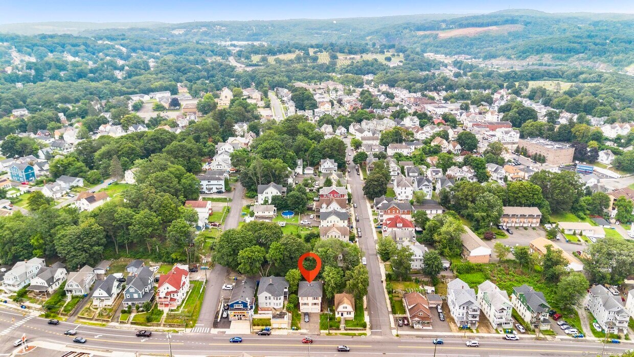 Foto del edificio - 100 Meriden Rd
