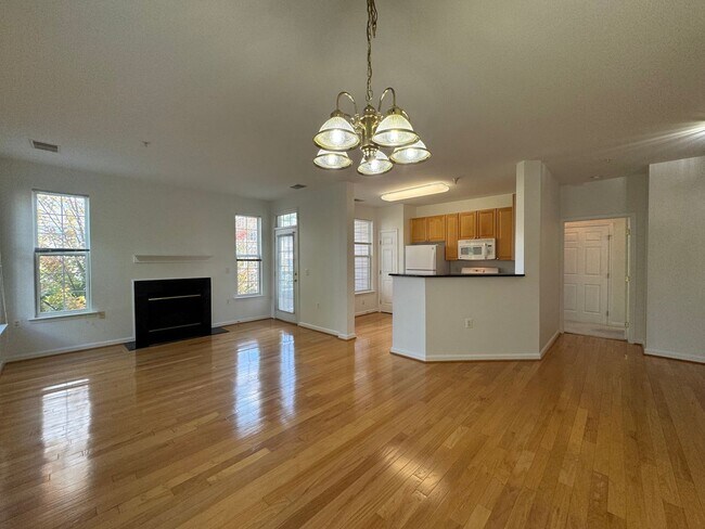 Foto del edificio - Bright And Cozy 3 Bed 2 Bath Condo With La...