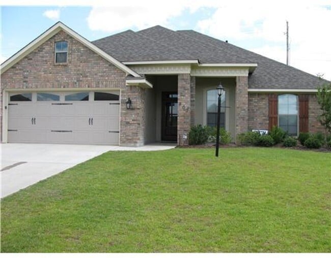 Building Photo - Gated Community close to Barksdale Air For...