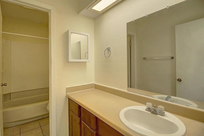 Foto del edificio - 2314 Capitan Dr