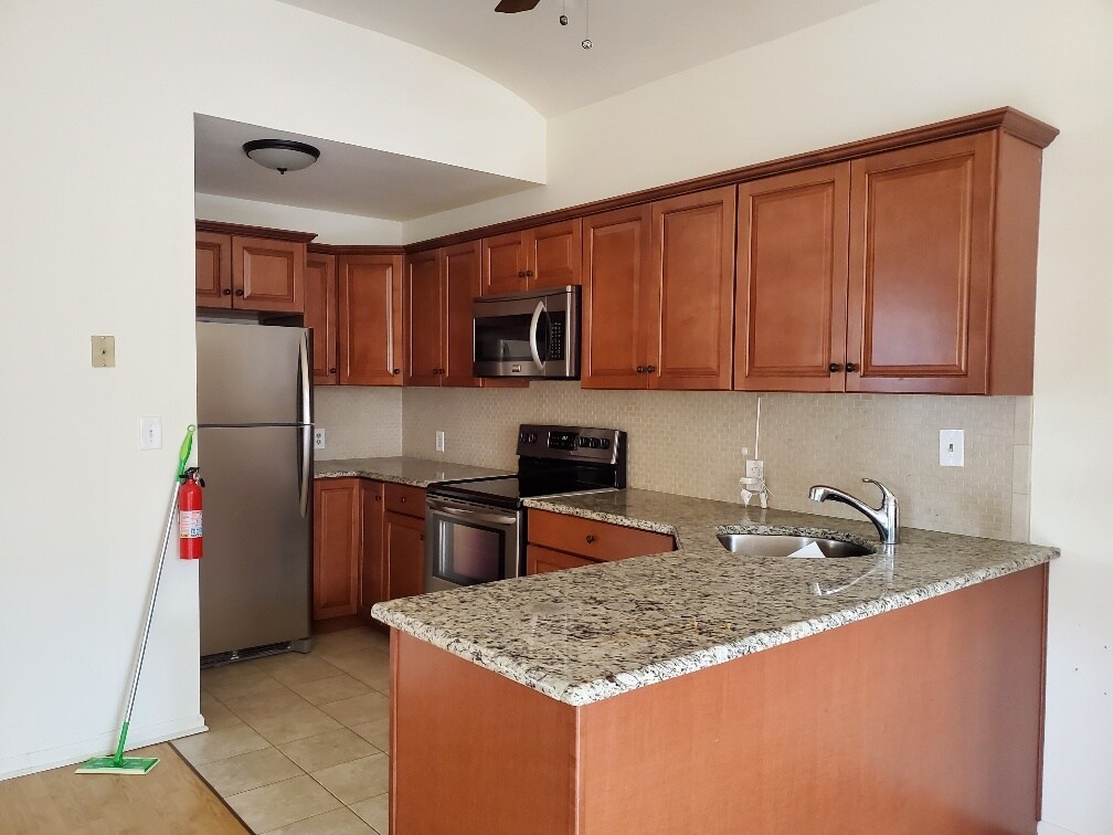 kitchen - 499 Main St