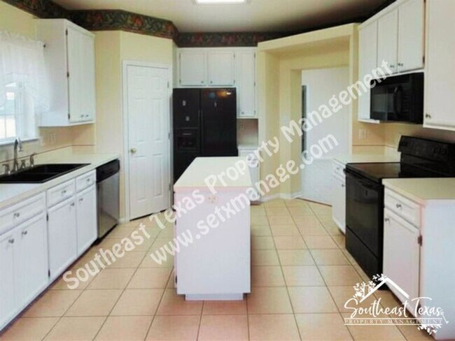 Building Photo - 7920 Buttercup Ln