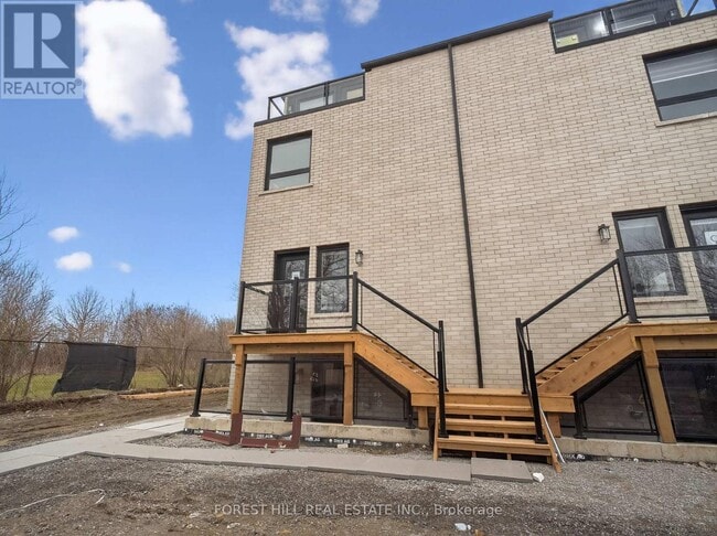 Building Photo - 221 Churchill Ave