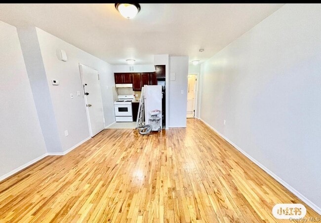 Building Photo - 124-15 25th Rd