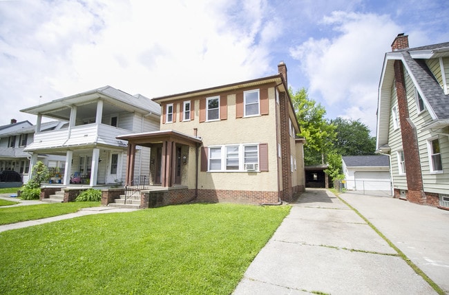 Building Photo - 4159 N Lockwood Ave