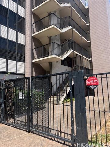 Building Photo - 2334 Kapiolani Blvd