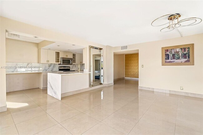 Foto del edificio - 3031 N Ocean Blvd