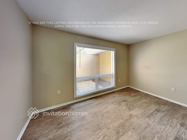 Building Photo - 3508 Kingswood Dr