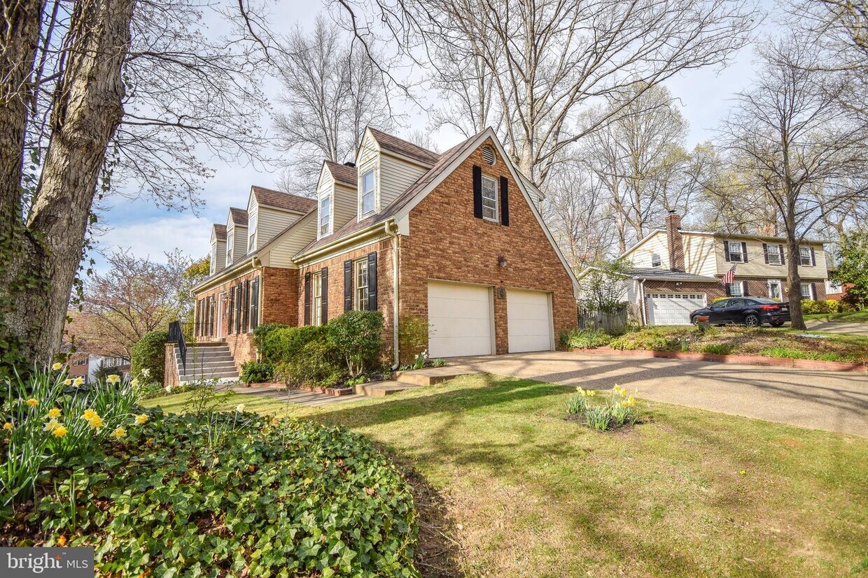 15991 Cove Ln, Montclair, VA 22025 House Rental in Montclair, VA