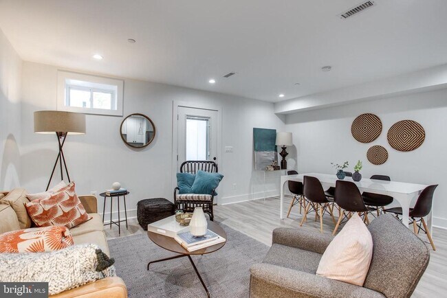 Foto del edificio - 22 Bryant St NW