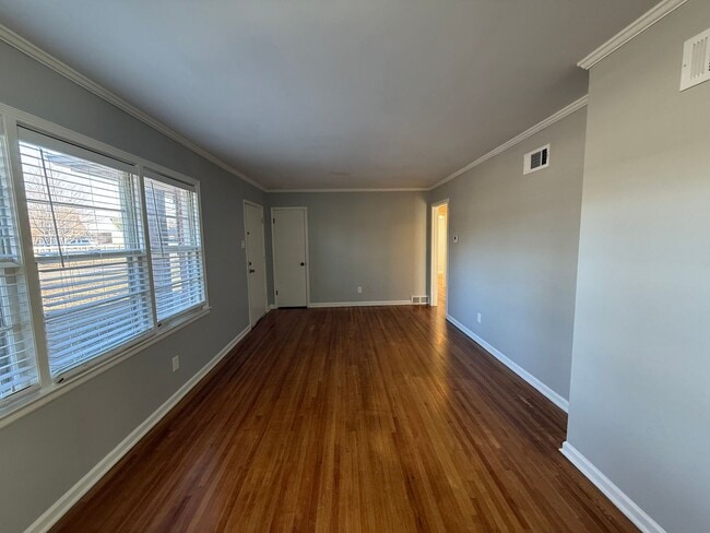 Building Photo - Welcome to this charming 3-bedroom, 1-bathroom home located in the vibrant city of Memphis, TN