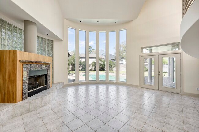 Foto del edificio - 5304 Braeburn Dr