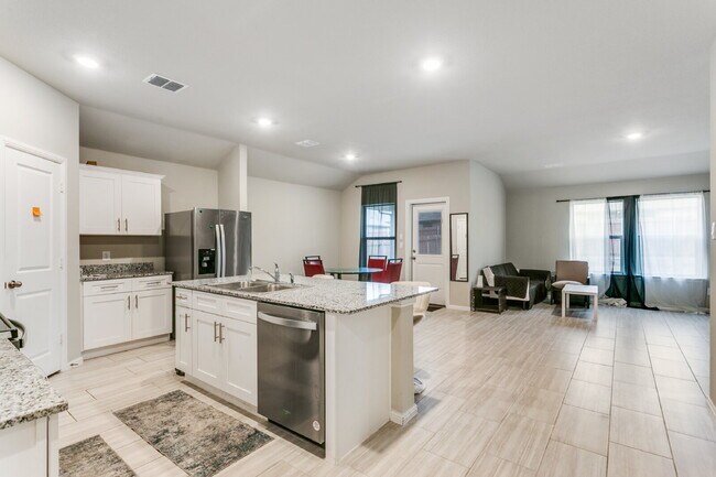 Photo - Stylish 4-Bedroom Home in Justin