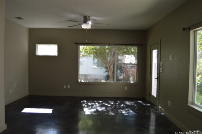 Foto del edificio - 714 N Cherry St