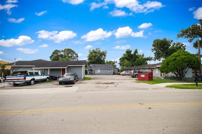 Foto del edificio - 13928 Bandera St